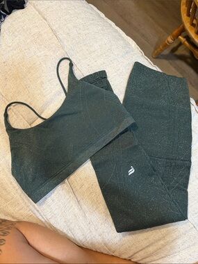 Fabletics Emerald Green Sparkle Sports Bra & High-Waist Leggings Set